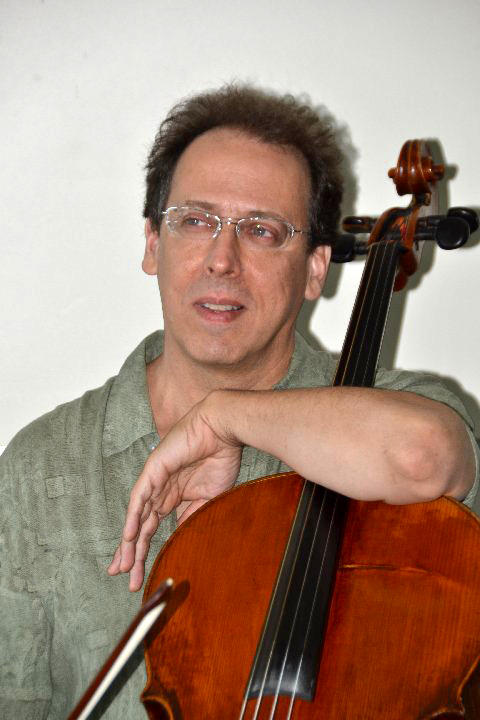 Bernard Tamosaitis (Cello)